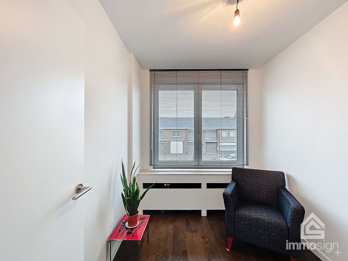 Ruim, lichtrijk appartement in hartje Bree! foto 16