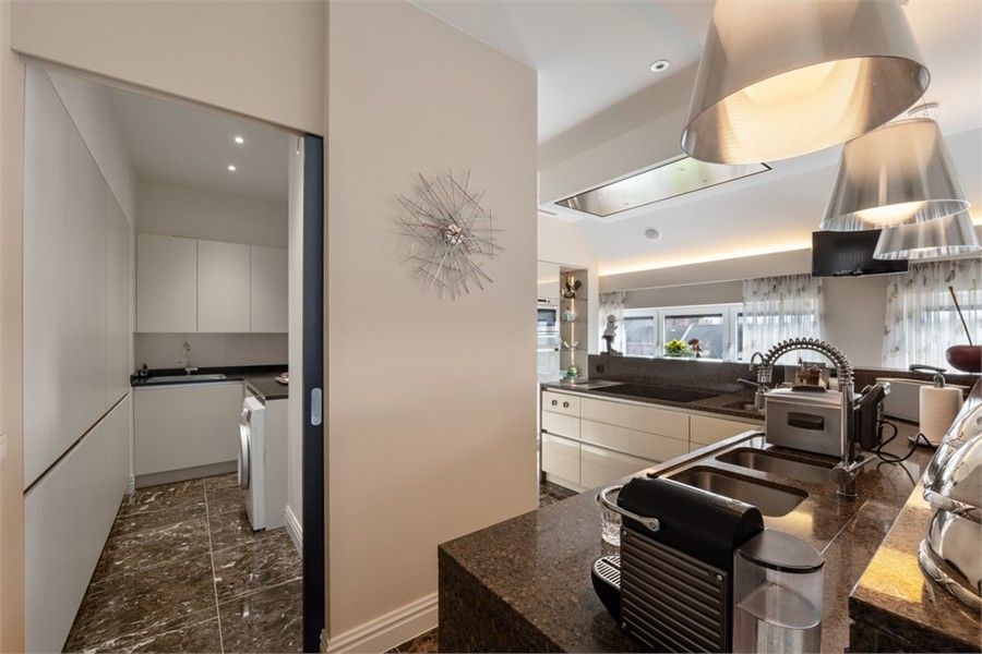 LUXUEUS APPARTEMENT VAN 365M² MET AFWERKING VAN HOOGSTE KWALITEIT IN TONGEREN foto 12