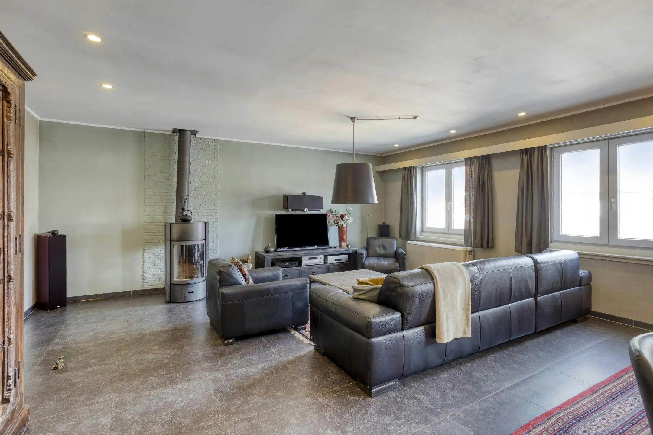 Handelspand met ruime woonst te koop in Ekeren foto 22