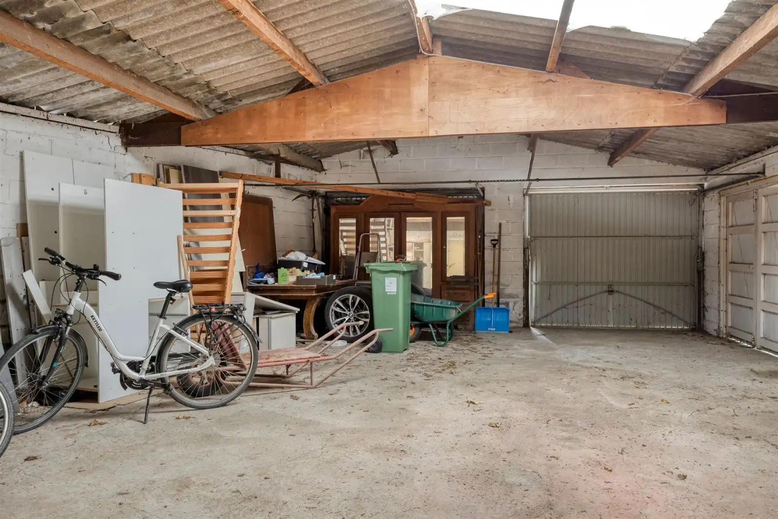 Bungalow met grote garage en tuin  foto 24