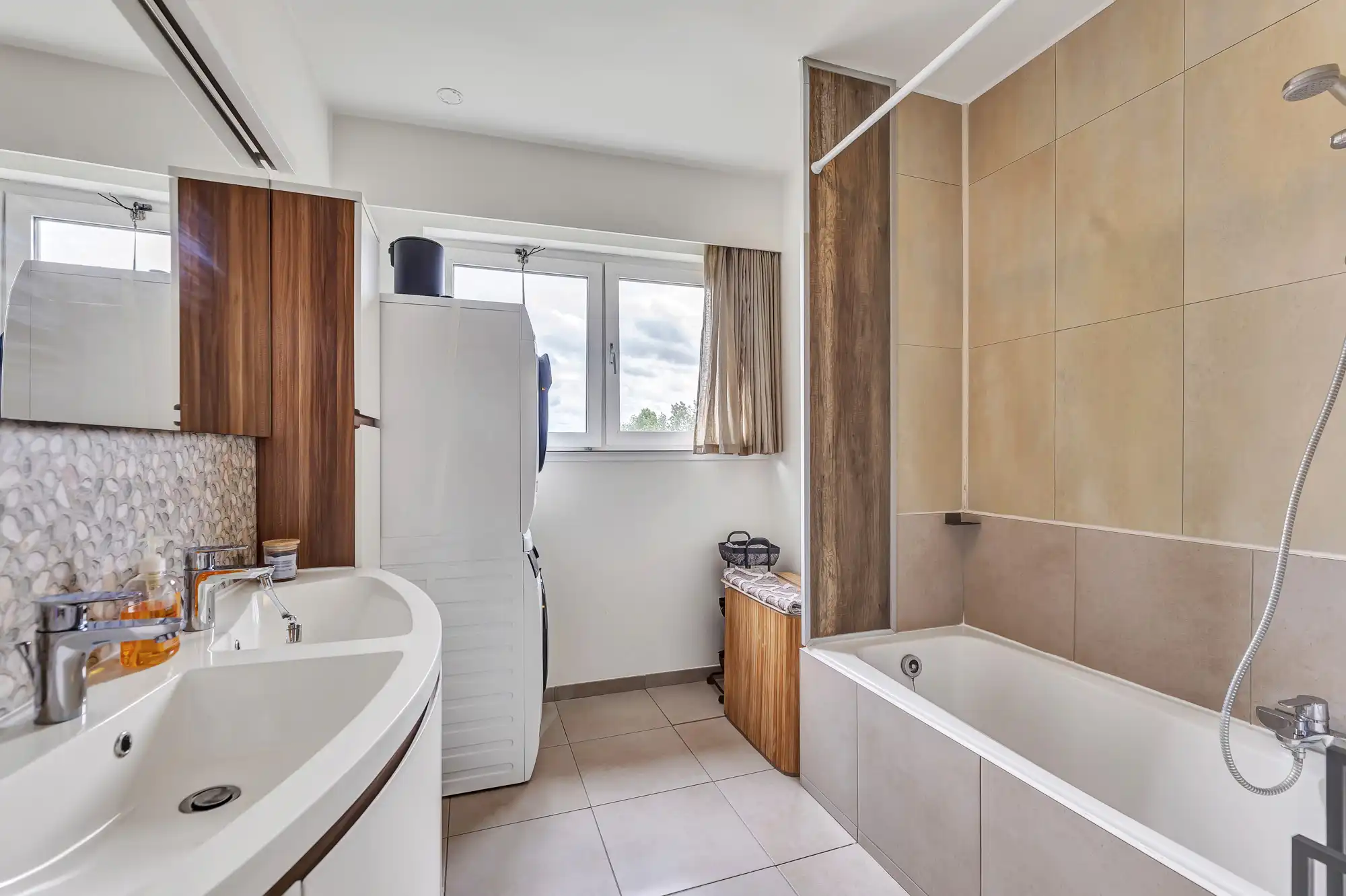 Gerenoveerd penthouse te koop met ruim terras foto 13