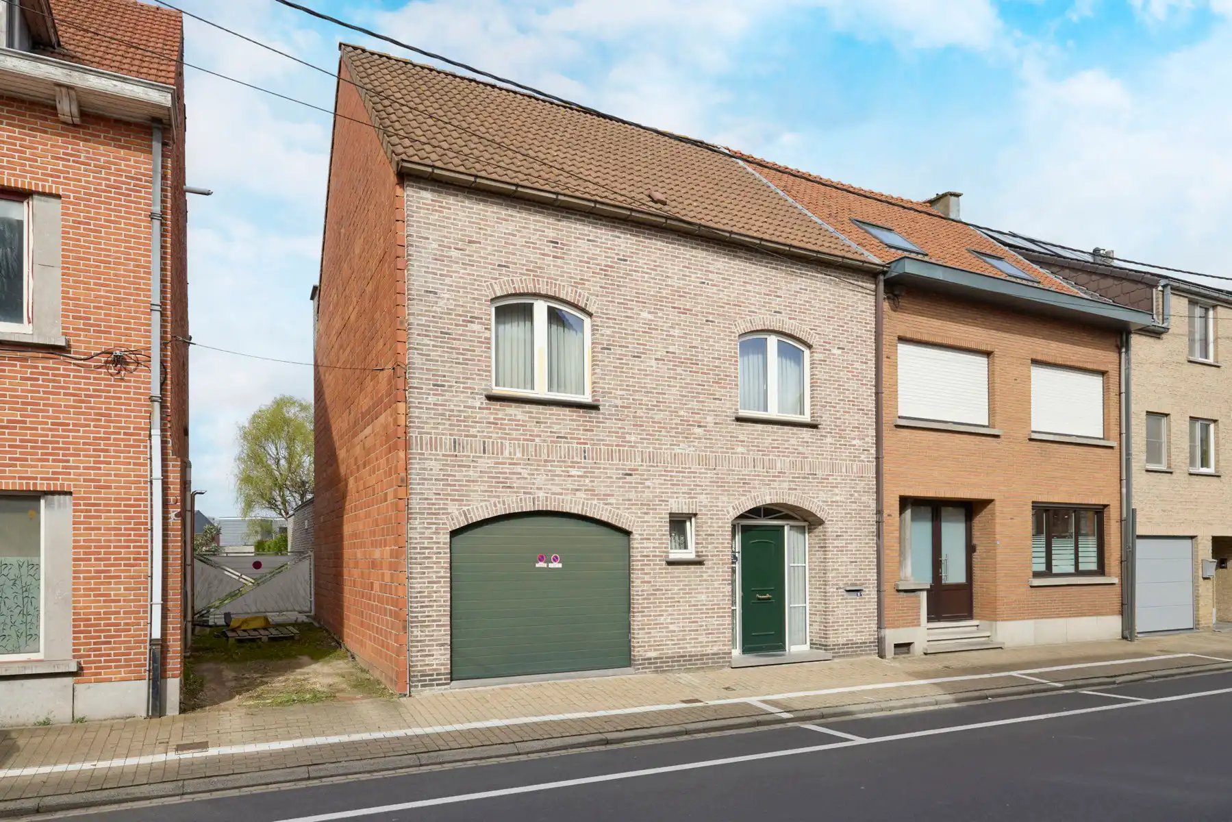 Instapklare woning met 3 slaapkamers en tuin  foto {{pictureIndex}}