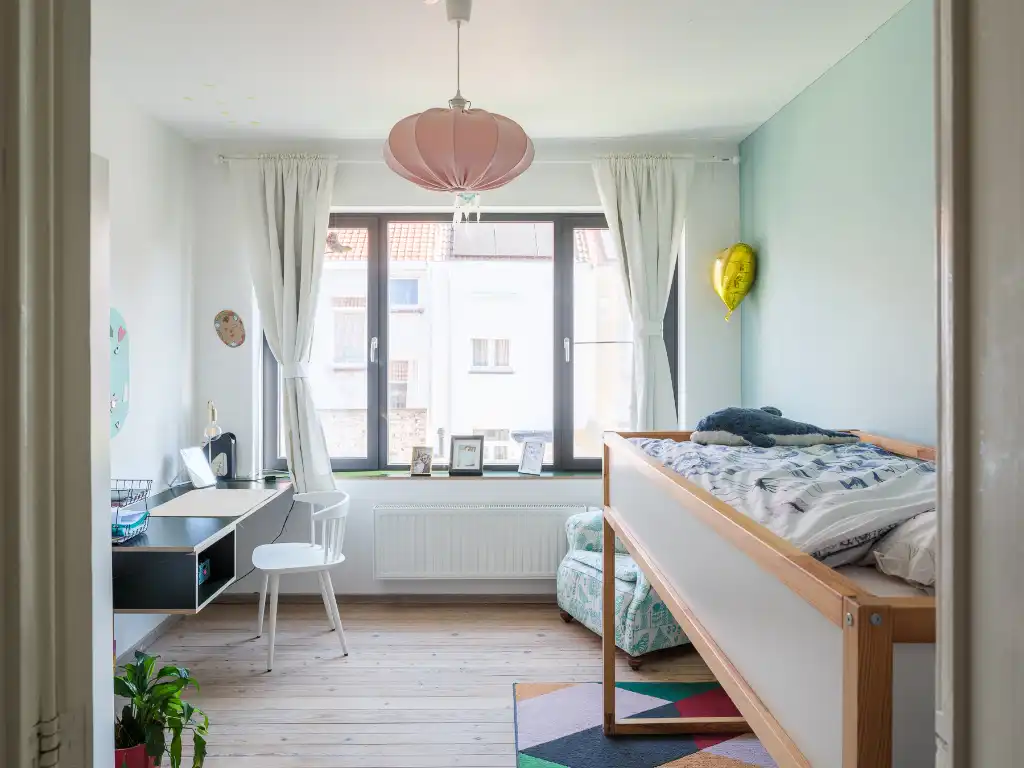 Gentbrugge - Stijlvol gerenoveerde burgerwoning met drie slaapkamers en stadstuin foto 12