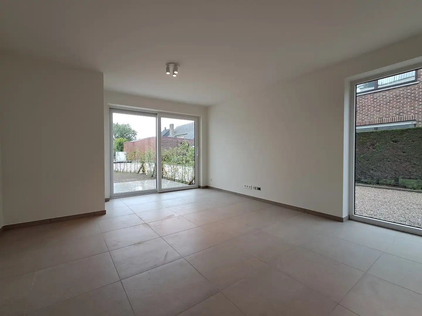 Gelijkvloers appartement met tuin te Sijsele! foto 3