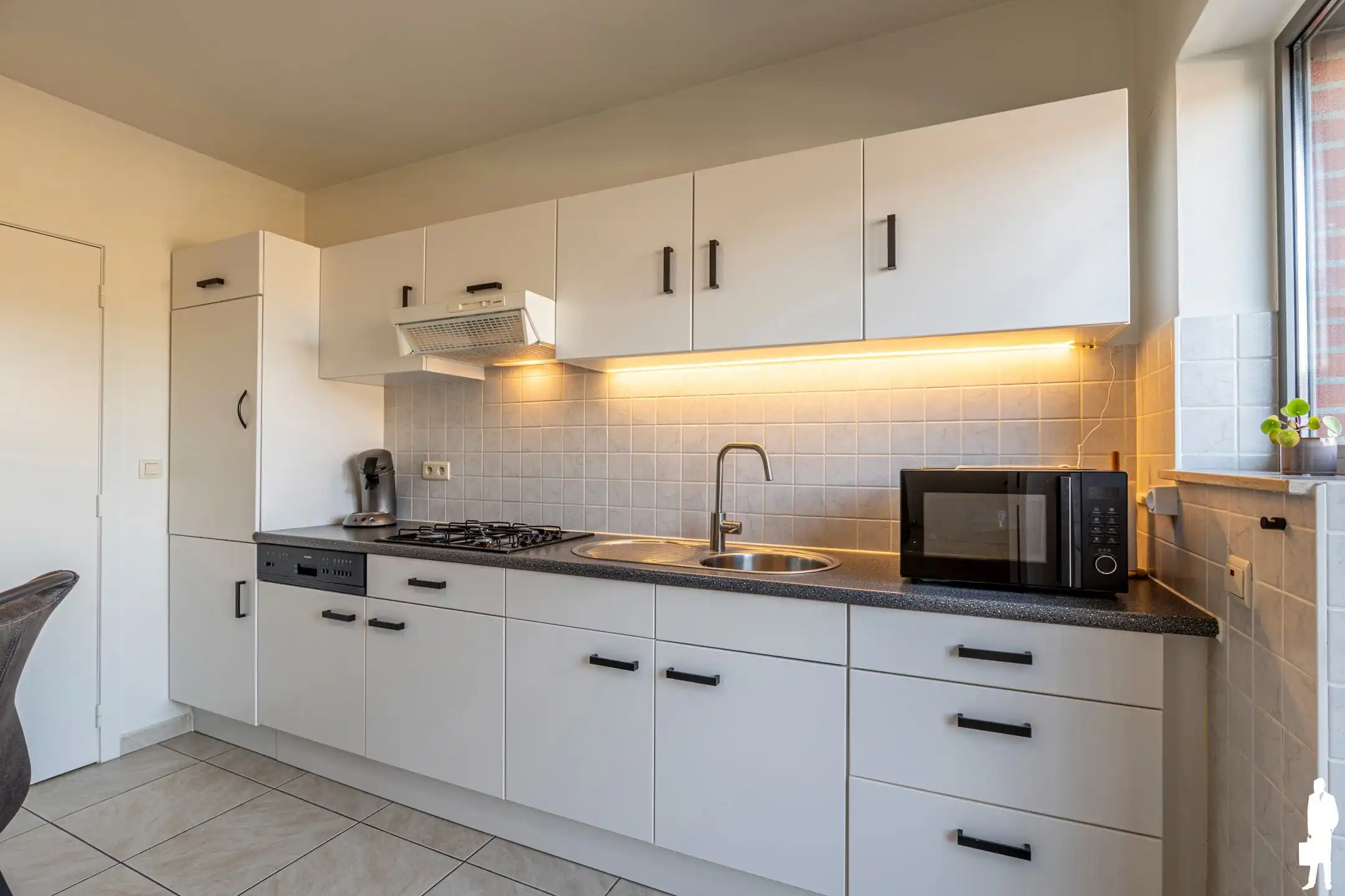 Uitstekend ruim appartement met 2 grote slaapkamers en terras foto 14