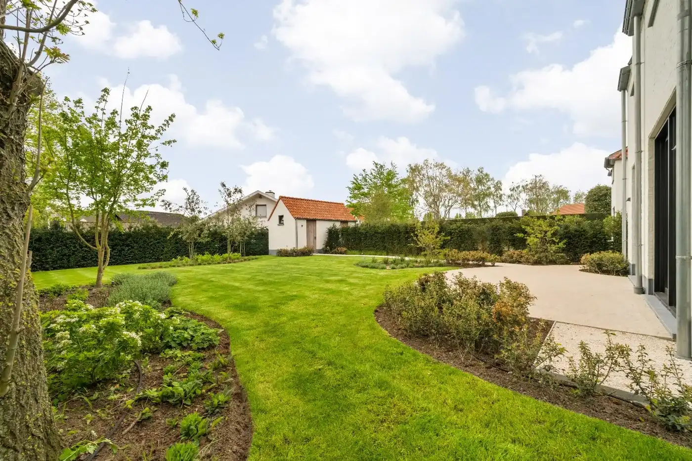 Nieuwbouw onder registratierechten! Villa met zonovergoten leefruimtes en een tijdloos design foto 2