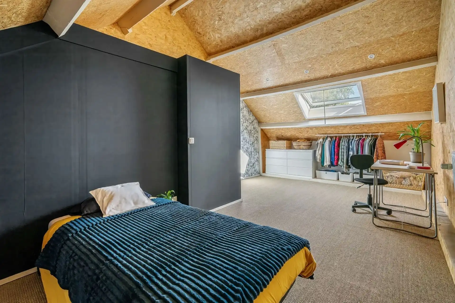 Gerenoveerde hoeve met veel lichtinval op 3.800 m² foto 14