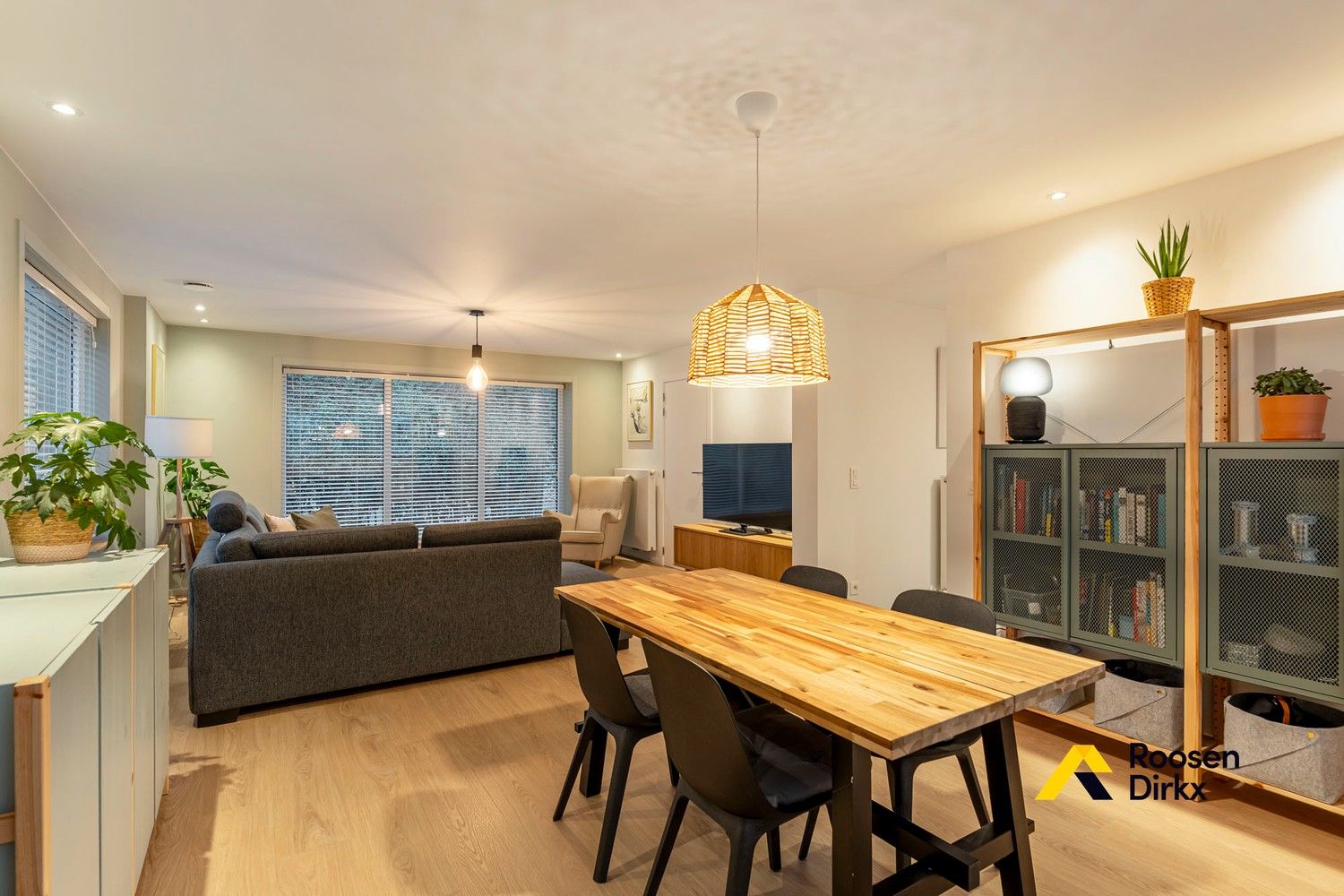 Instapklare volledig gerenoveerde vrijstaande gezinswoning met 3 slaapkamers op perceel van 617m² foto 5