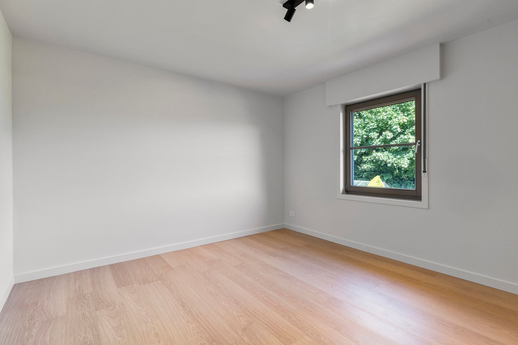 Gerenoveerde woning met 3 slaapkamers foto 11