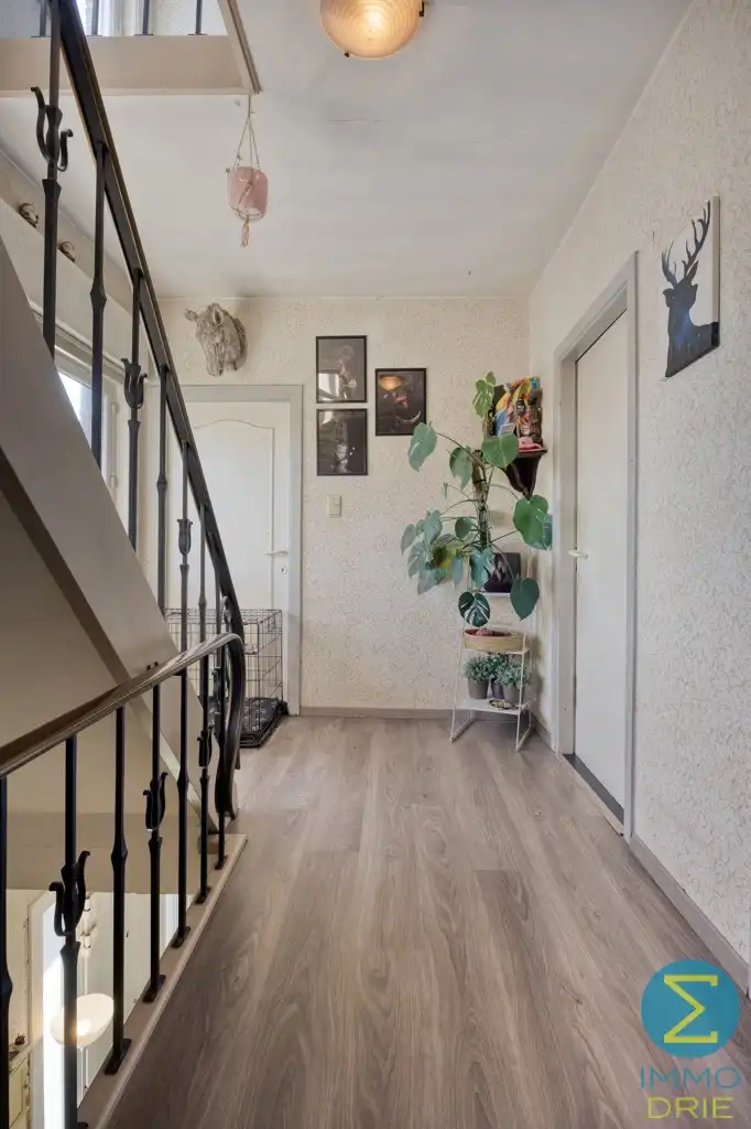 Woning met gelijkvloerse handelsruimte nabij het centrum foto 12