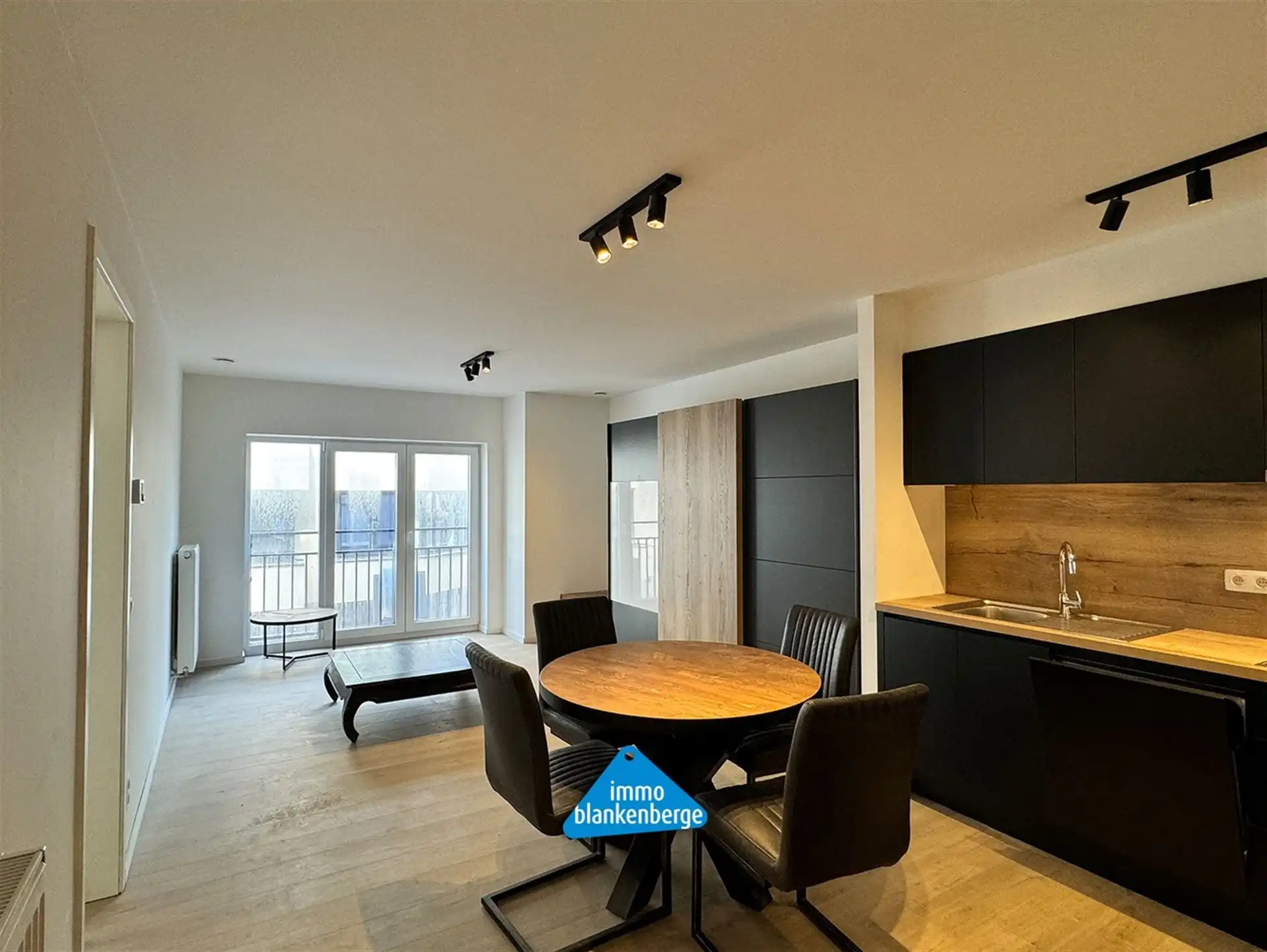 Nieuwbouwappartement met Geïnstalleerde Keuken en 2 Slaapkamers op de Eerste Verdieping foto 3