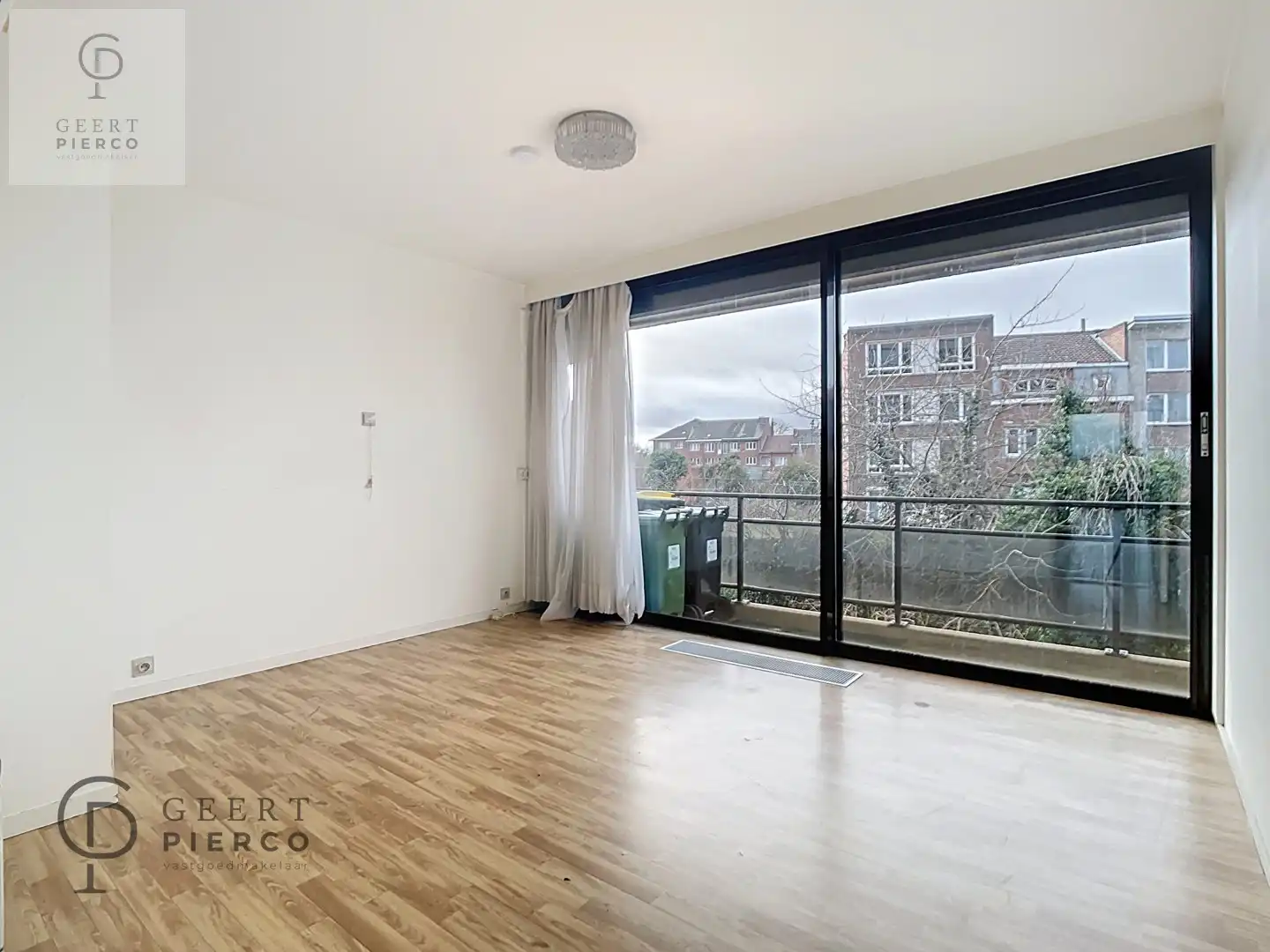 Zeer ruim appartement op de tweede verdieping met ondergrondse parkeerruimte foto 15