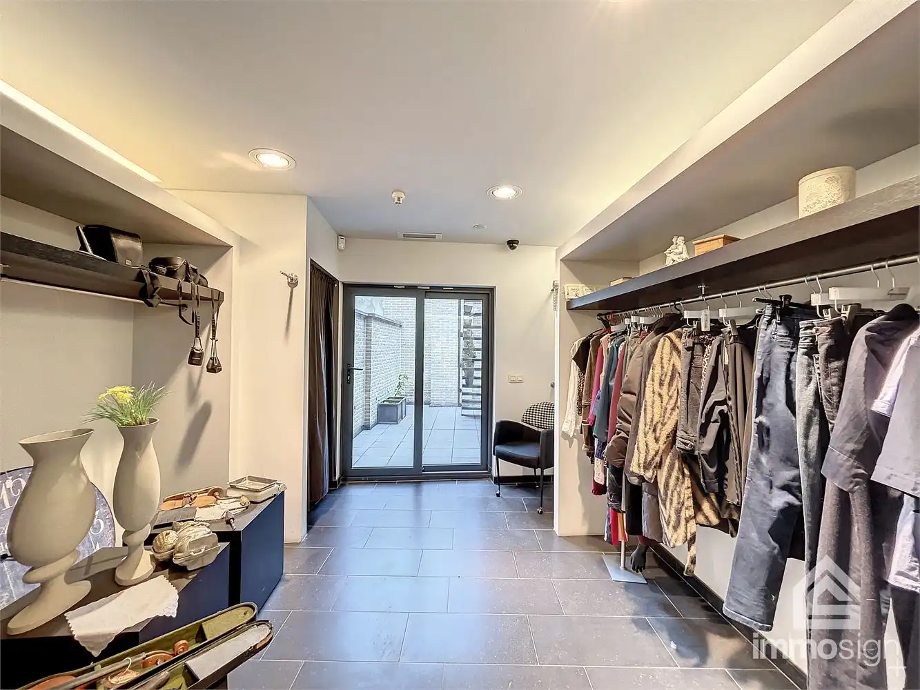 Prachtig handelspand met duplex midden in het centrum van Maaseik! foto 16