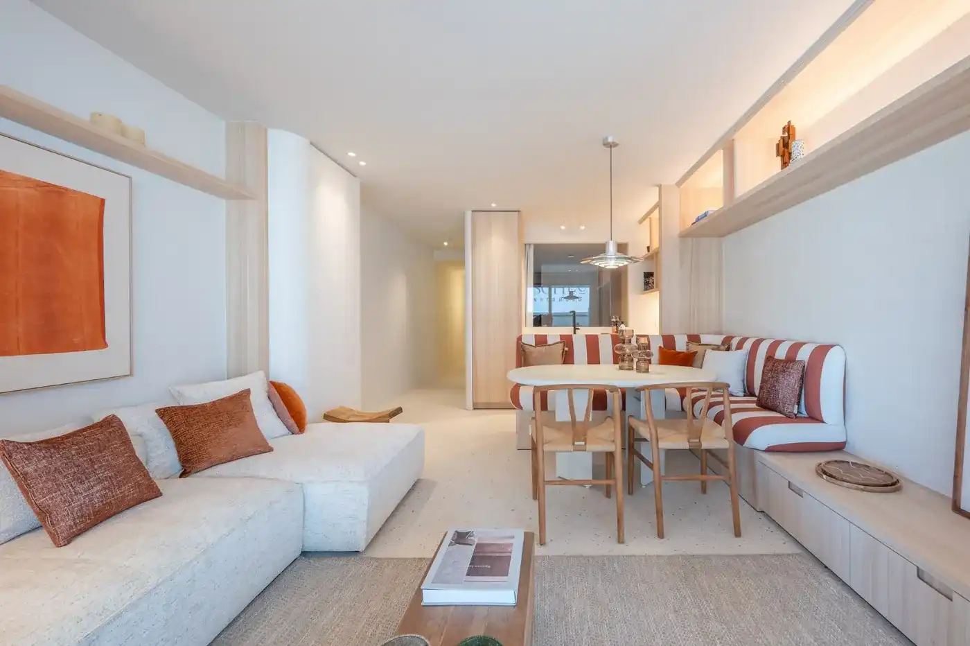 Exclusief gerenoveerd appartement met frontaal zeezicht op toplocatie in het Zoute foto 2