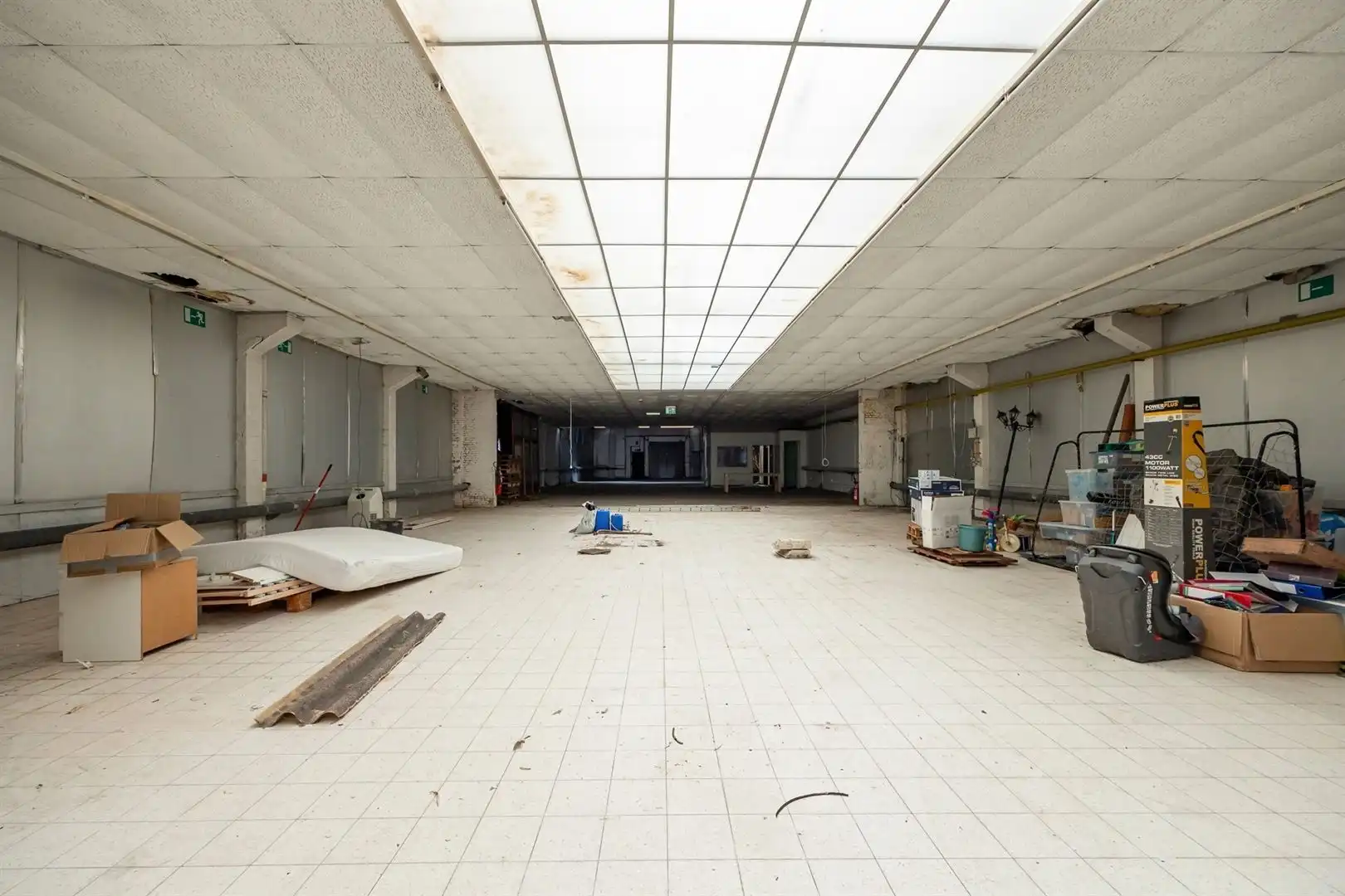 Woning met doorrit en ruime opslag – multifunctioneel eigendom foto 13