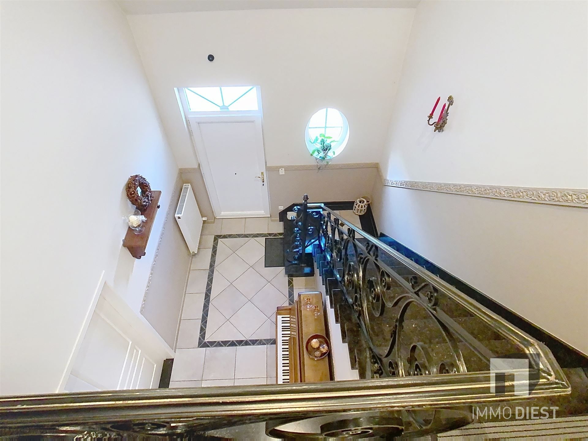 Ontdek deze solide, karaktervolle woning in Veerle met een zeer gunstige ligging op 10 are. foto 20