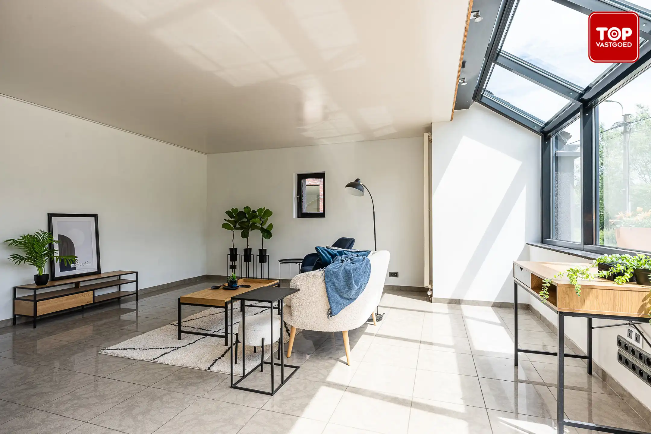 Gerenoveerde gezinswoning met garage en ruime tuin  foto 9