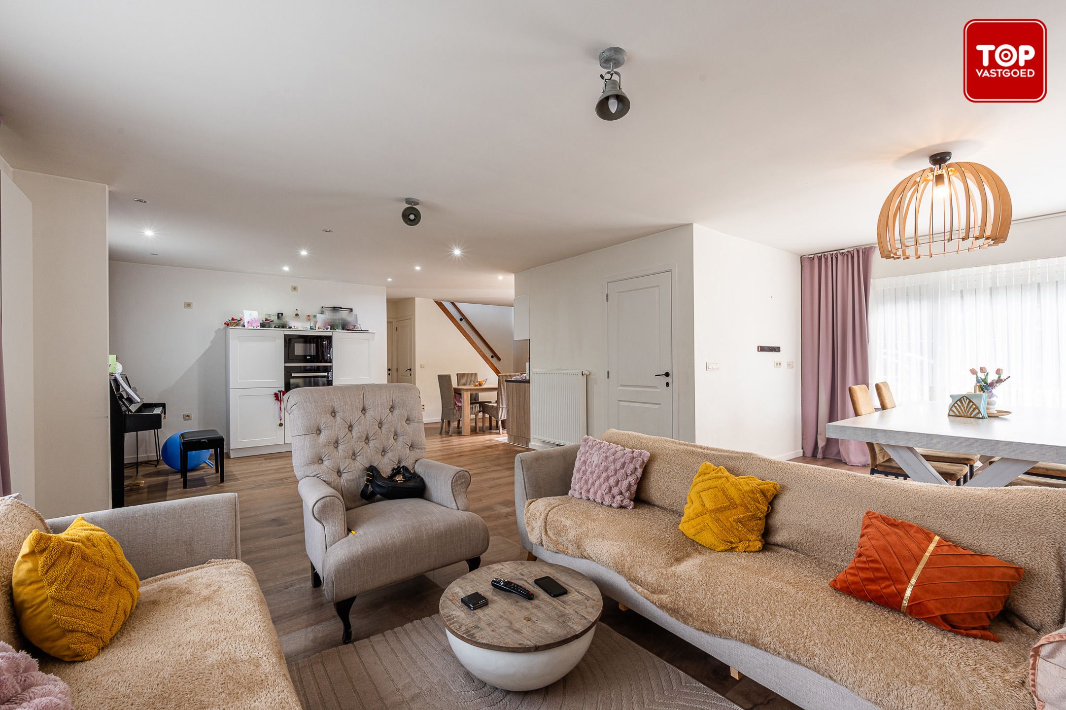 Alleenstaande woning met 3 slaapkamers, 2 badkamers en inpandige garage  foto 6