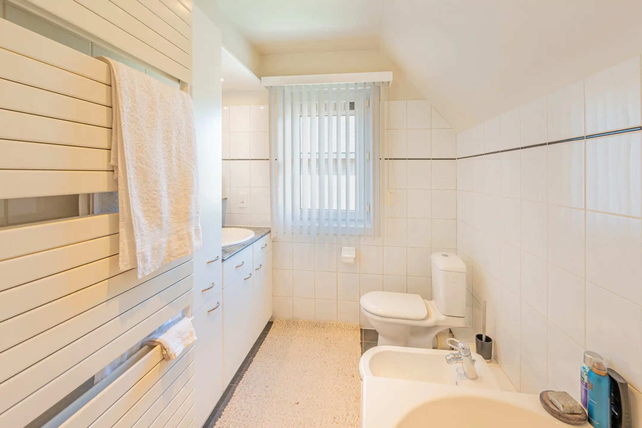 Charmante villa met 4 slaapkamers romantische tuin en garage foto 22