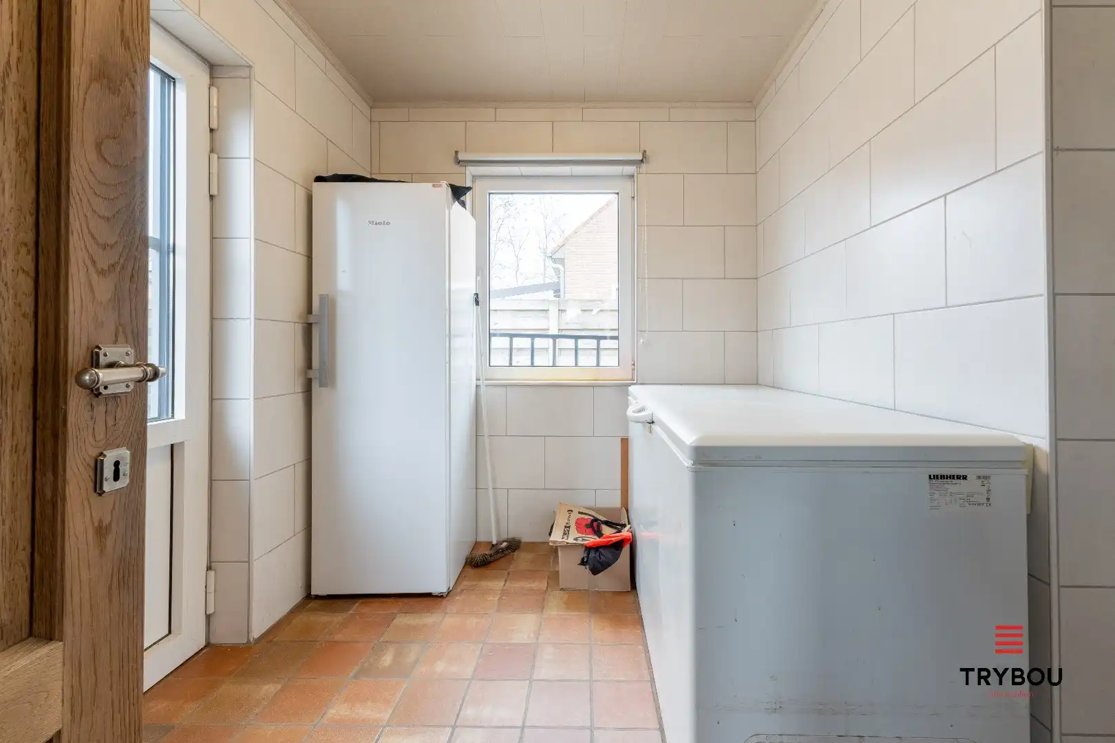 Instapklare gezinswoning met ruime tuin en dubbele garage in Poelkapelle foto 12