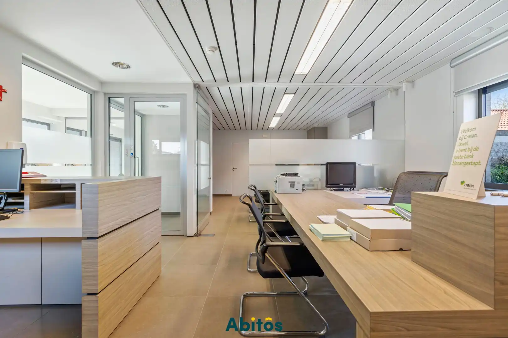 Commercieel gelegen handelspand of kantoorruimte in het hart van Landegem foto 3