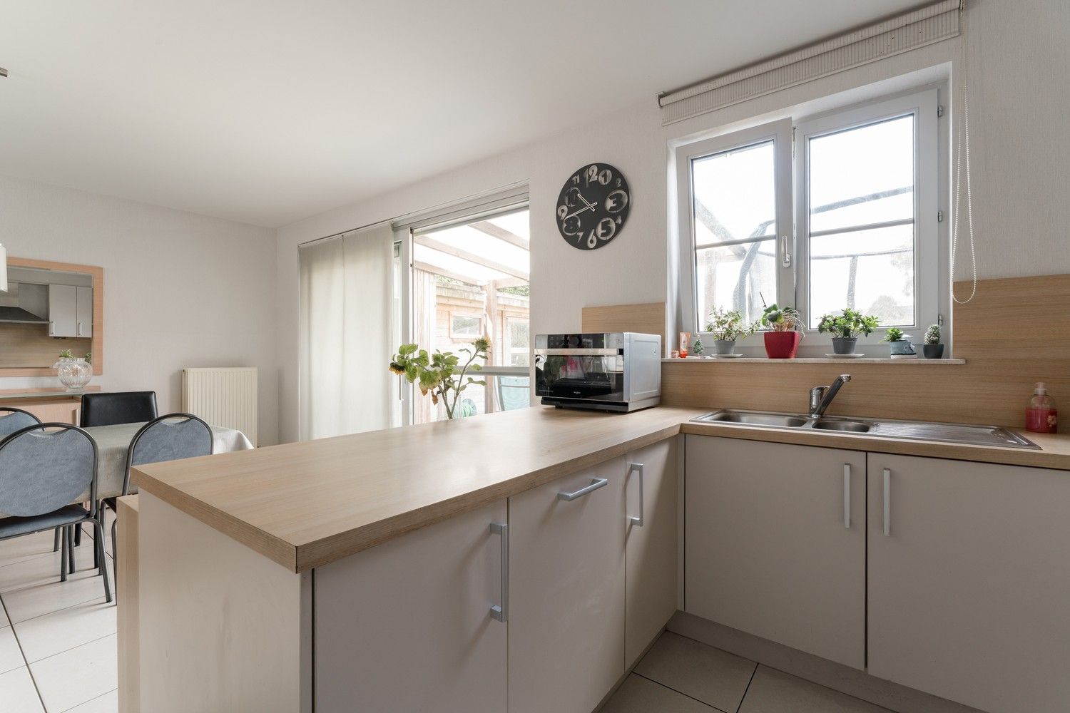 Ruime gezinswoning met tuin, garage en 3 slaapkamers foto 10