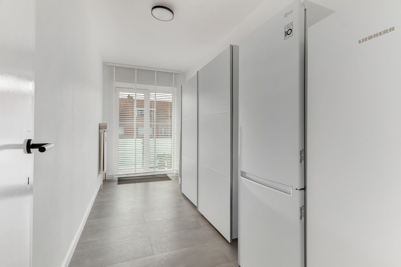 Gerenoveerd app. op 1e verd. met 3 slpk. en garage foto 14