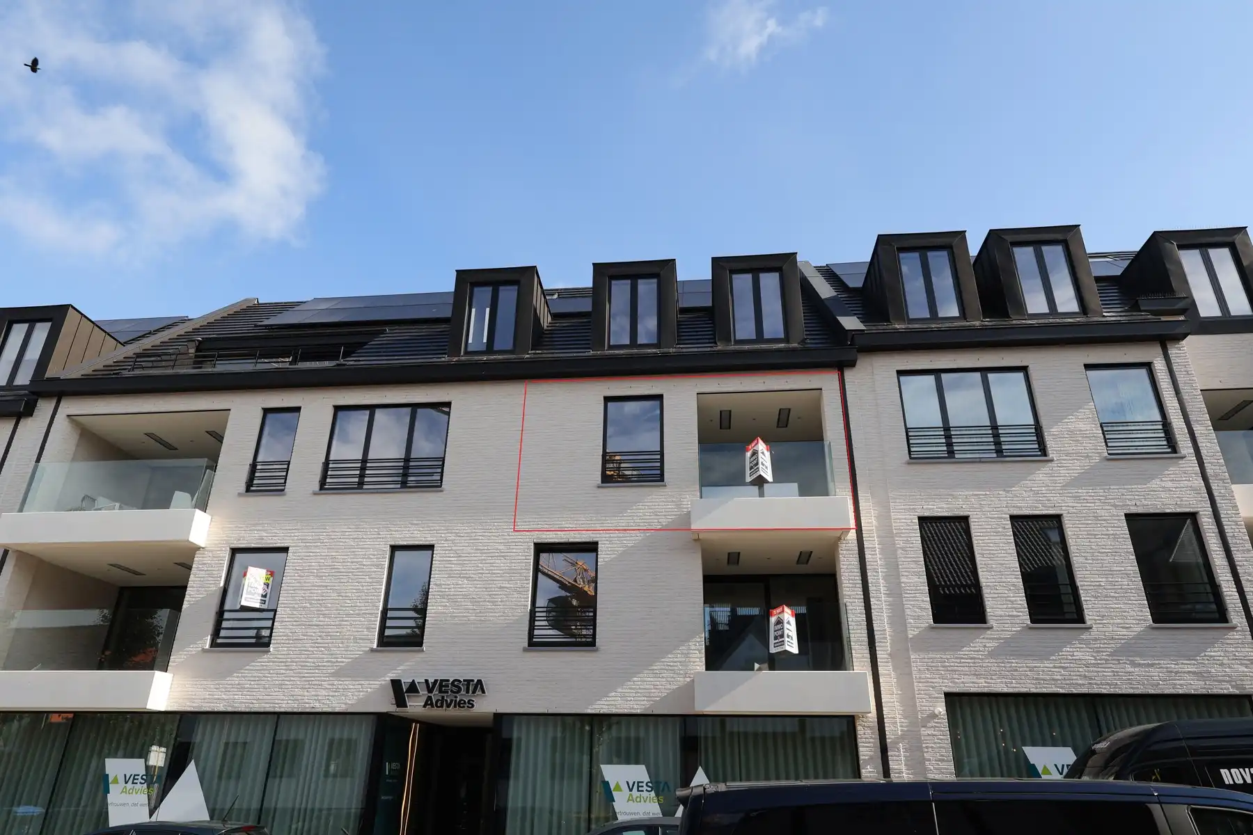 Nieuwbouw appartement op de 2de verdieping van 84m² met 2 slaapkamers en terras. foto {{pictureIndex}}