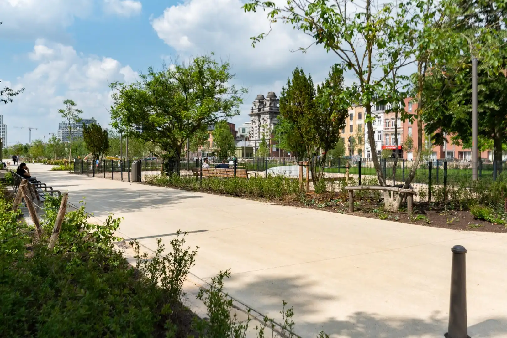 Gerenoveerd appartement met terras, op topligging foto 10