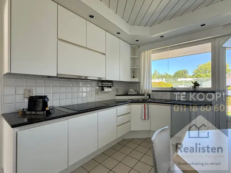 Charmant en ruim huis te koop in Stokrooie - Perfecte gezinswoning met 4 slaapkamers en een tennisplein foto 16