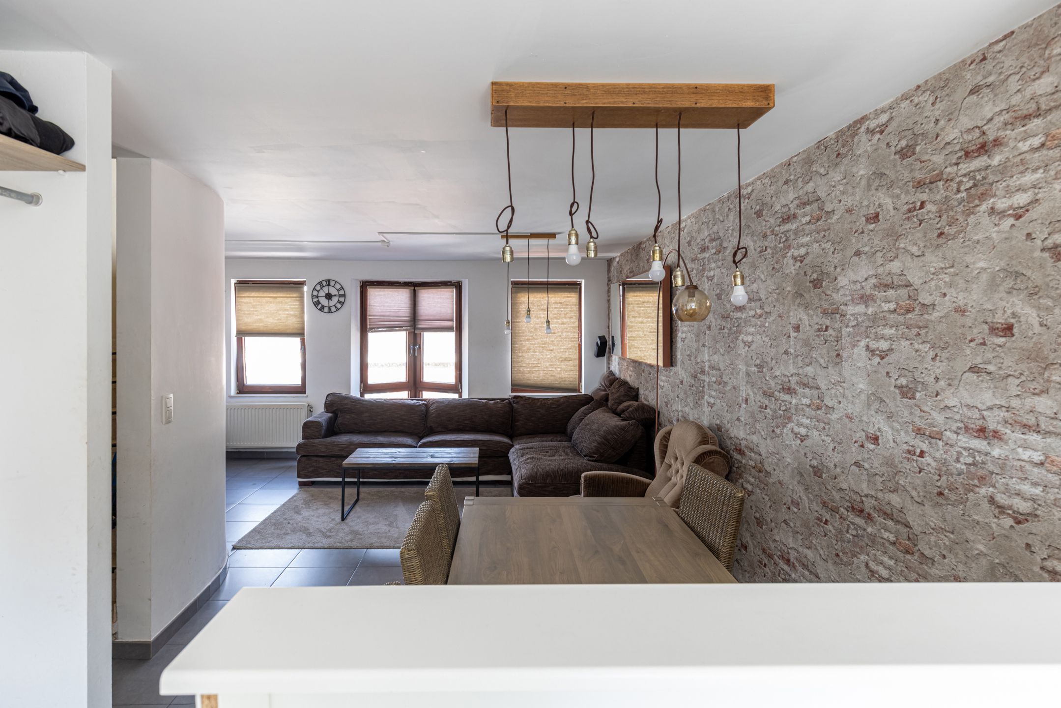 Instapklaar duplex-appartement met 2 slaapkamers en ruim terras in hartje Bornem foto 2
