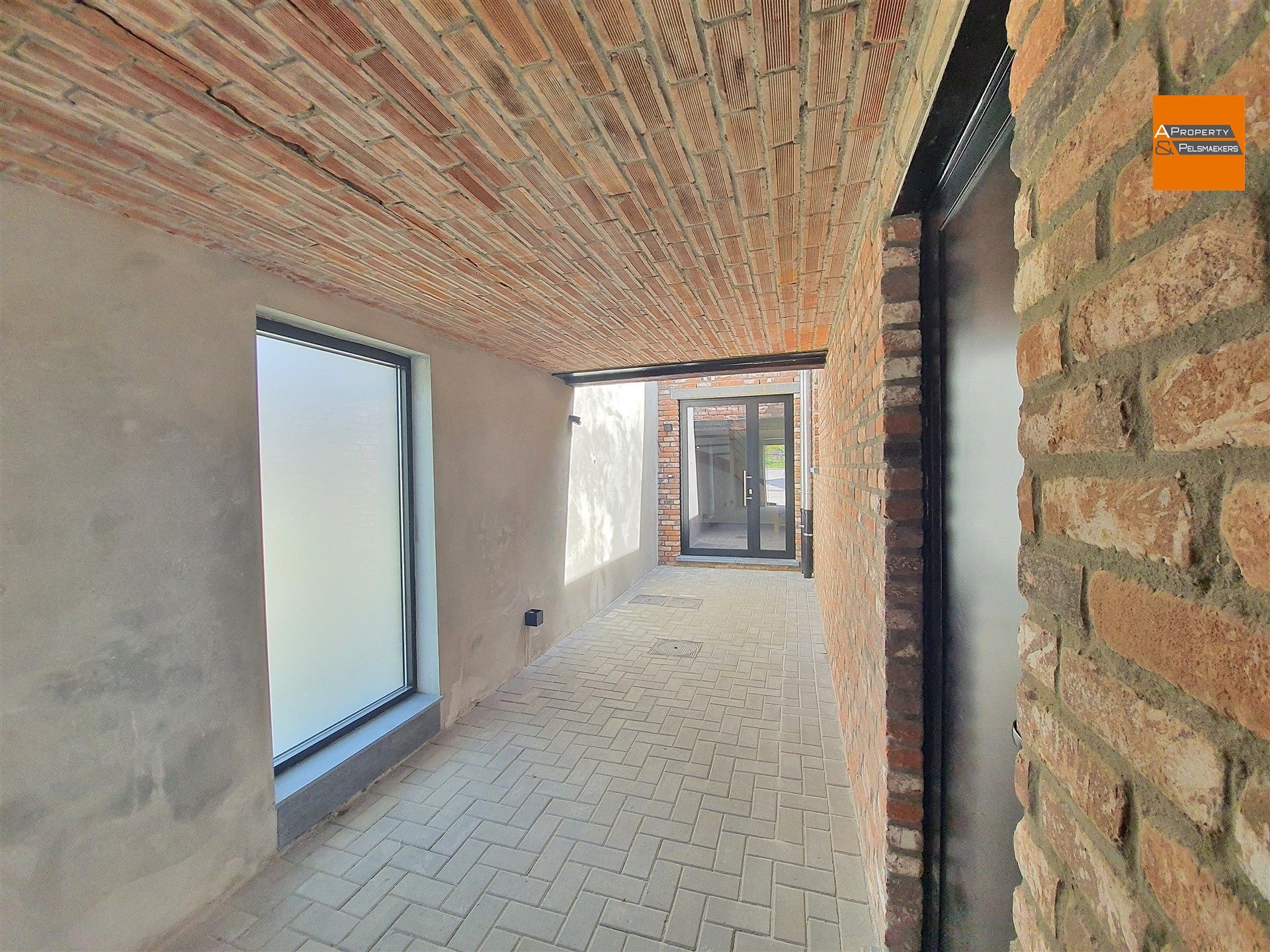 Nieuwbouw woning met 3 slaapkamers en tuin op toplocatie foto 4
