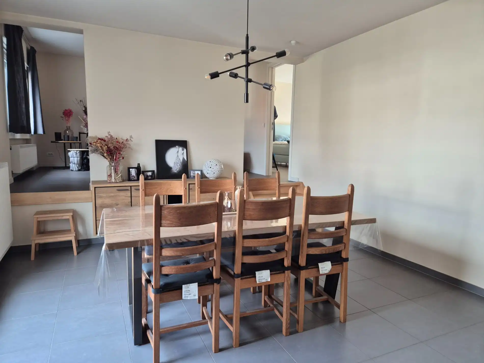 Appartement op eerste verdieping met groot terras. foto 4