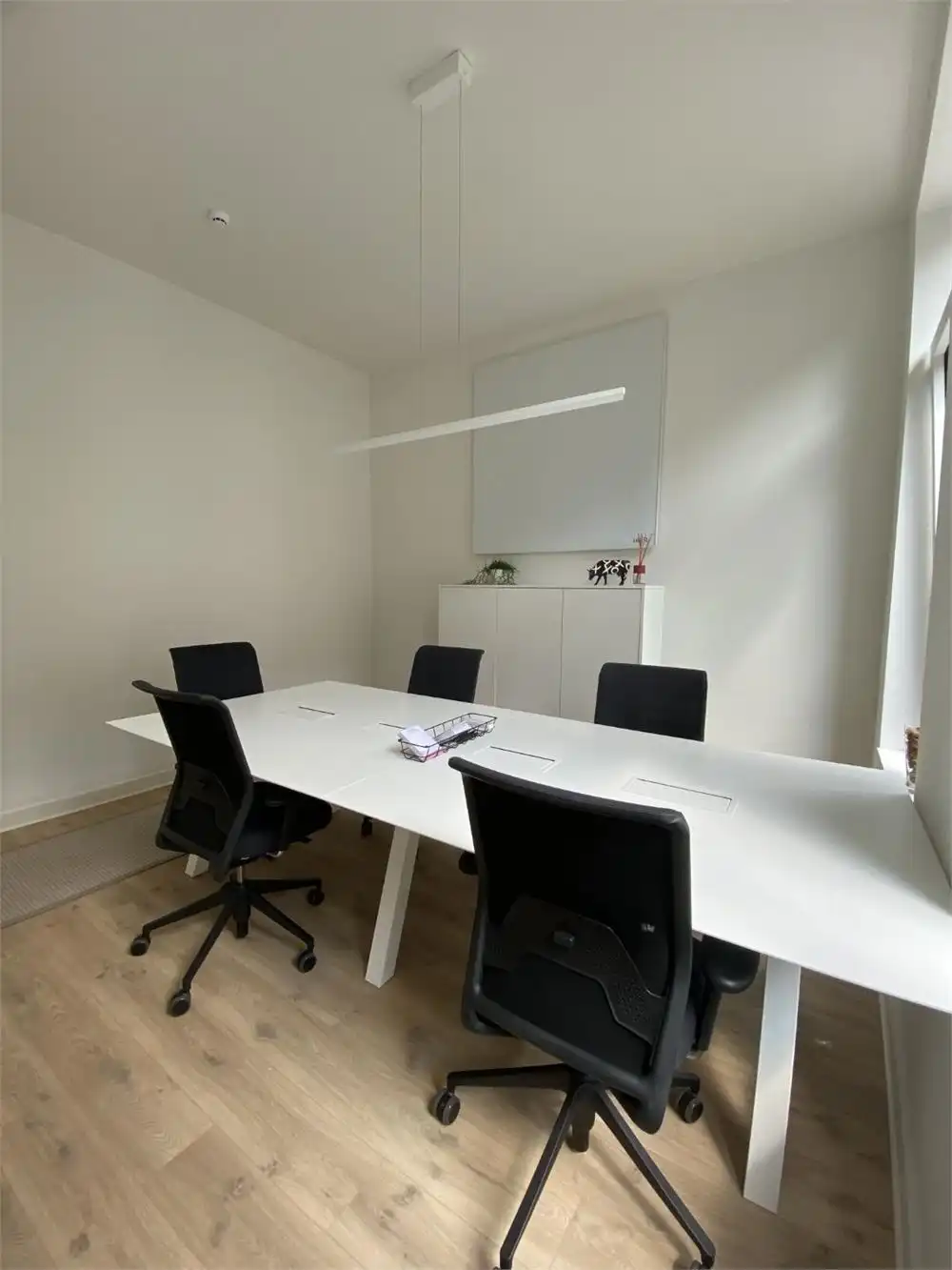 HIPPE INSTAPKLARE KANTOREN IN GERENOVEERDE HERENWONING foto 18