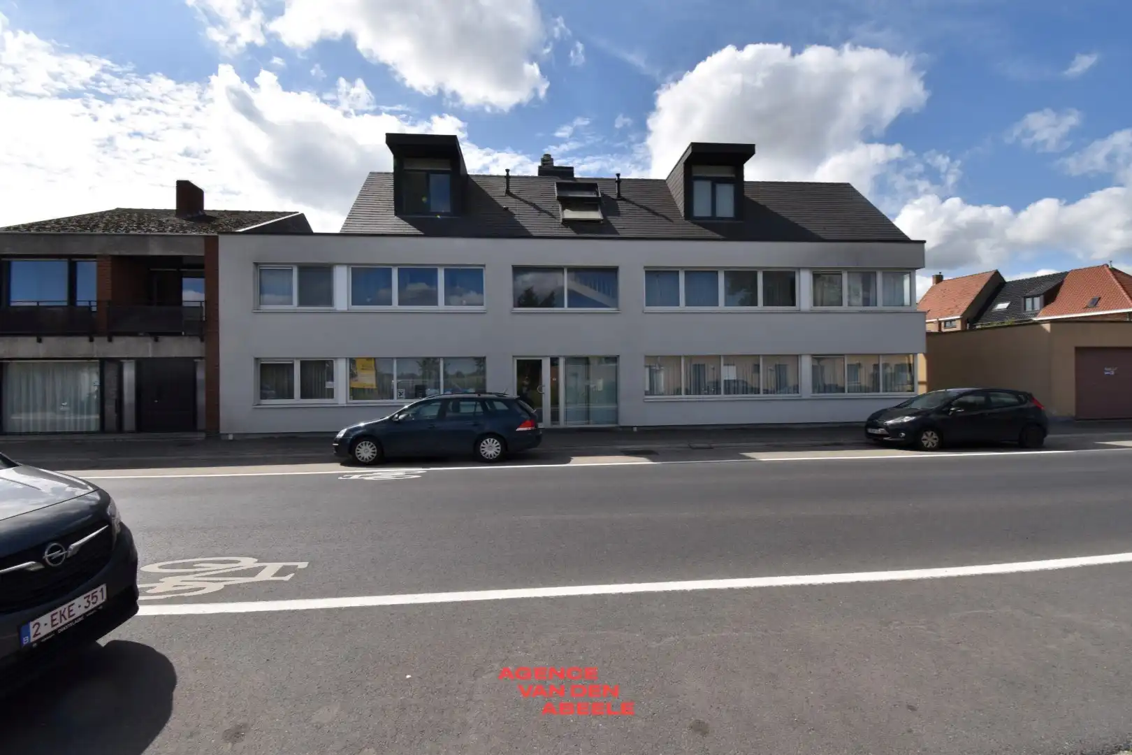 Opbrengsteigendom met 6 appartementen en 7 garages  foto 2