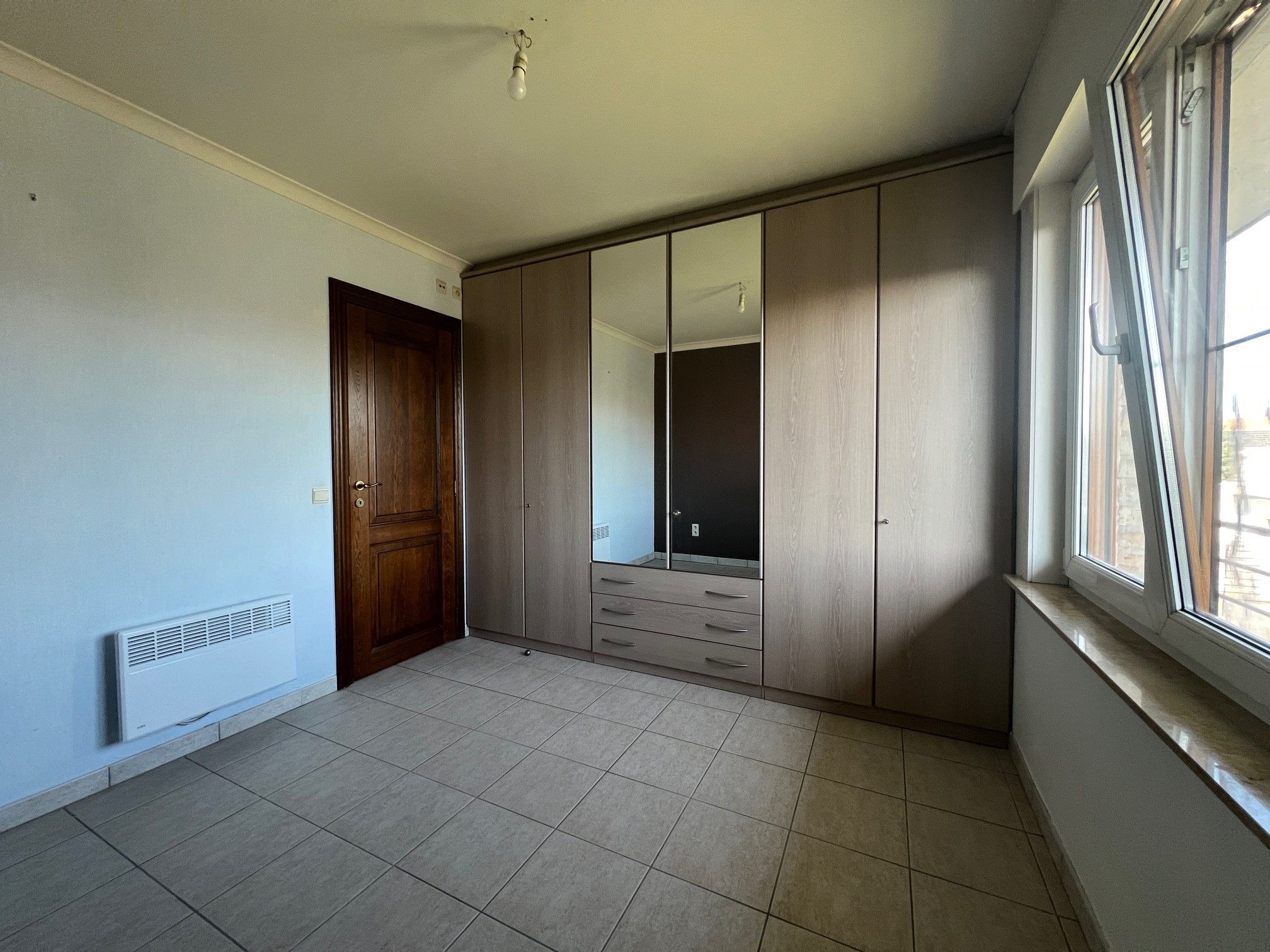 Instapklaar appartement met 2 slaapkamers in hartje Zwevezele foto 8