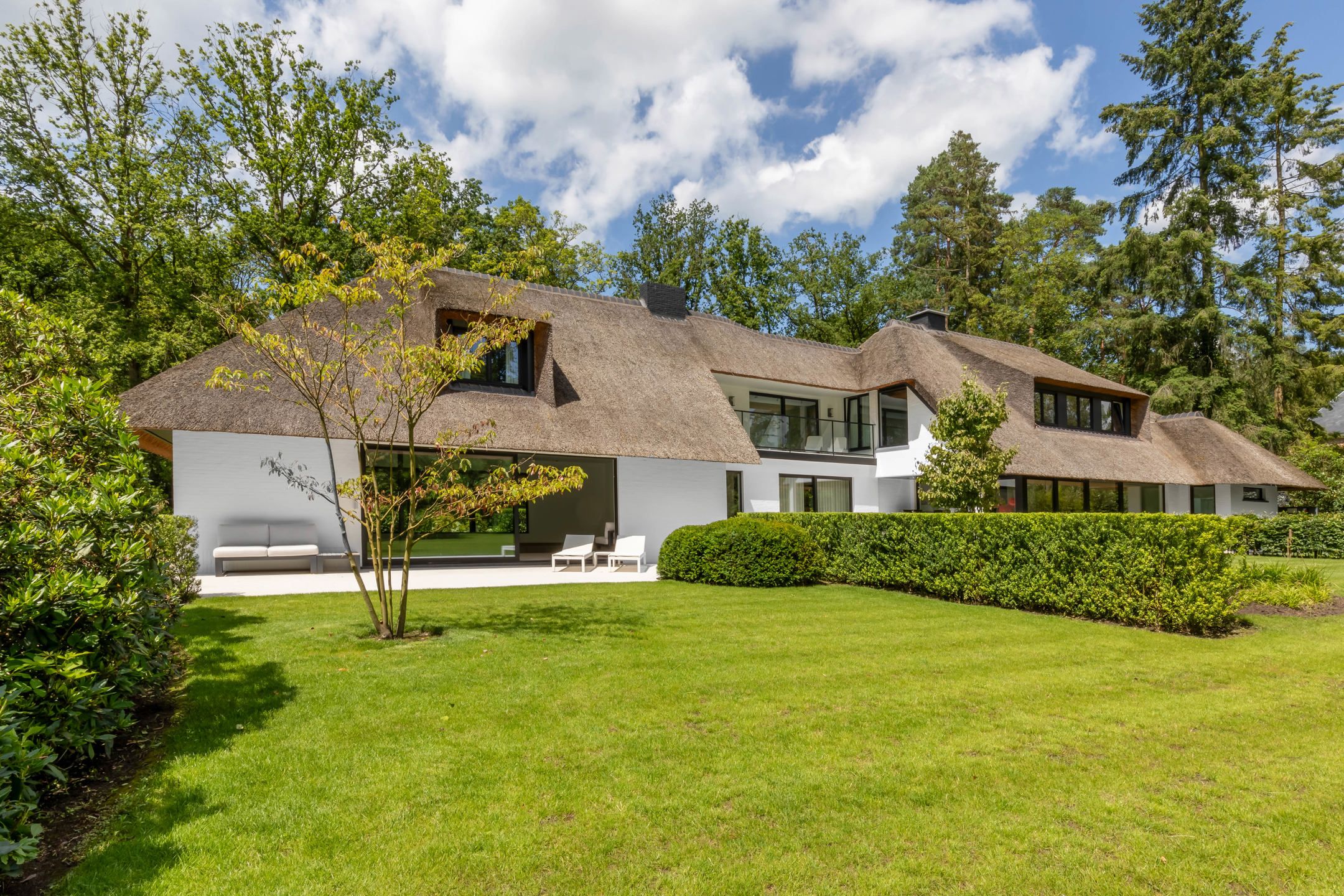 Luxe gerenoveerde villa met binnenzwembad op een topligging! foto 47