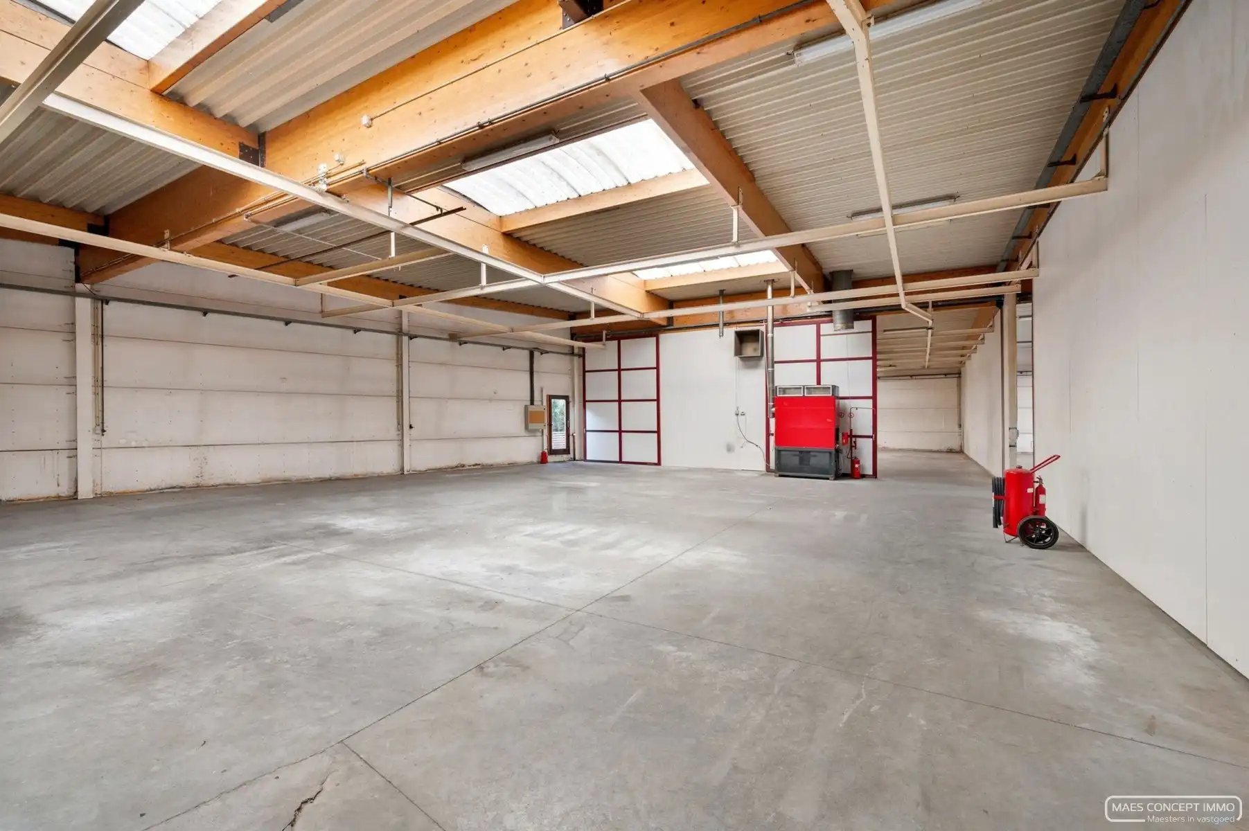 Magazijn te huur vlak aan station van Anzegem foto 6