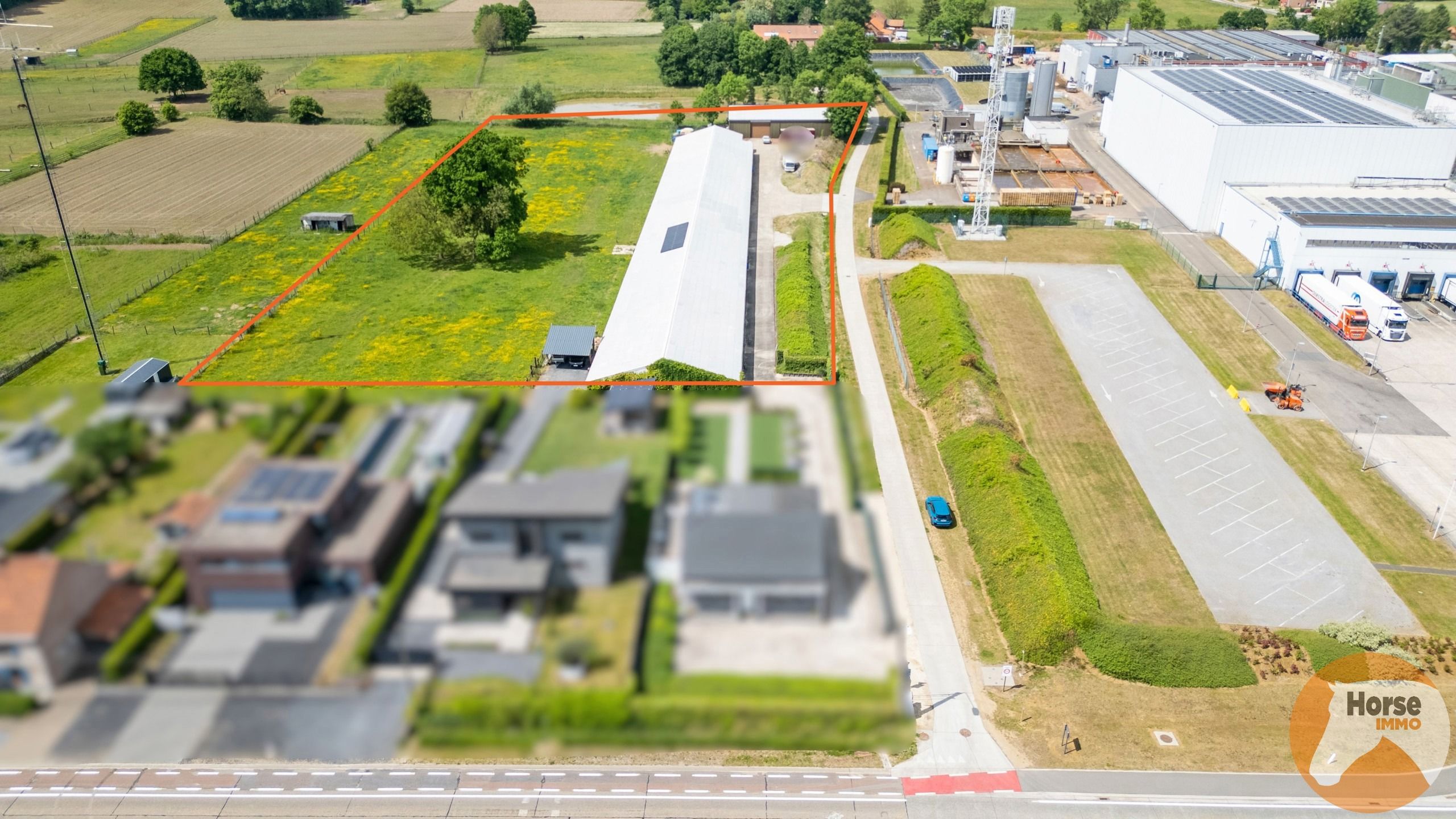 SCHAFFEN - Loodsen voor opslag met weide foto 2