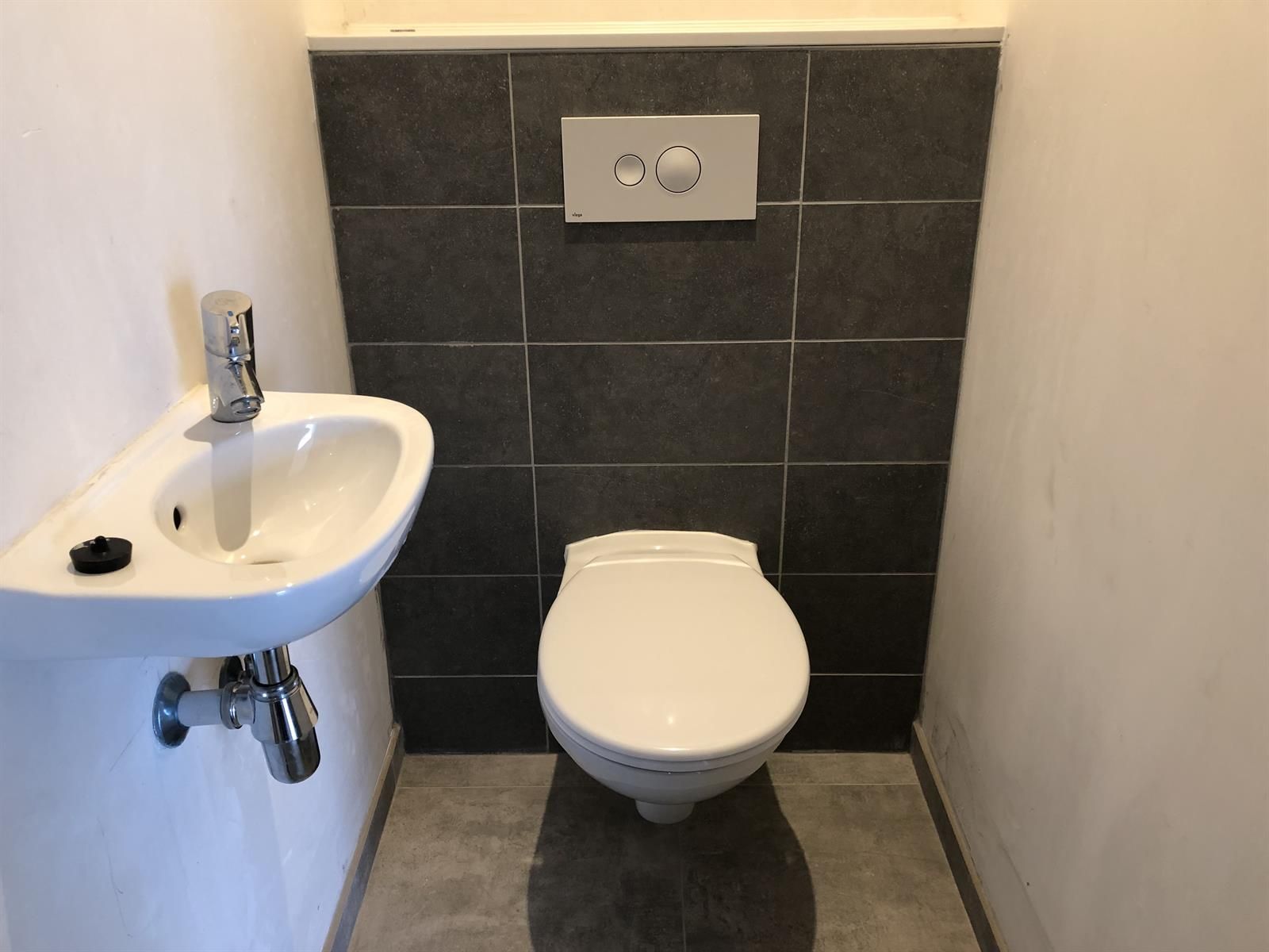 Prachtige nieuwbouwwoning met oprit, garage en tuin foto 8