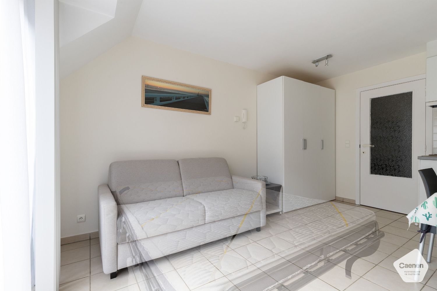 Zuidgerichte studio met slaaphoek, volledig instapklaar foto 4