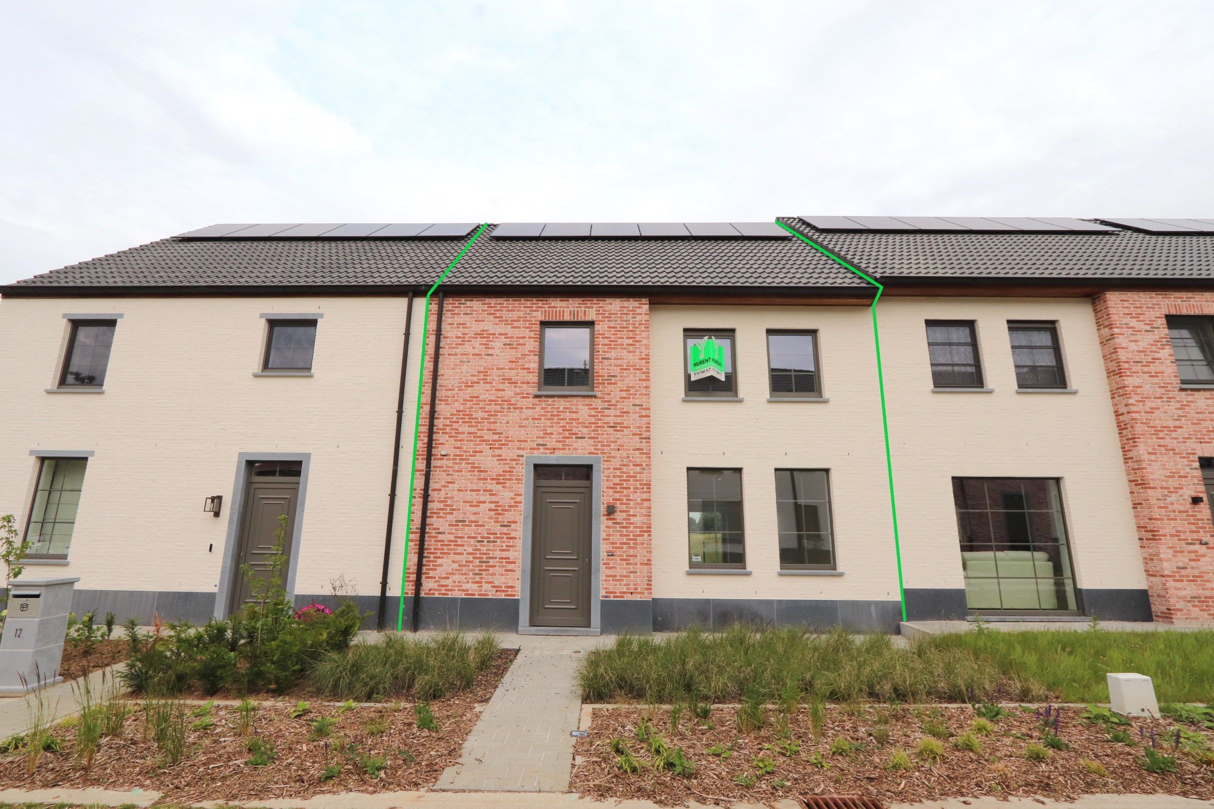 ENERGIEZUINIGE WONING MET CARPORT EN TUIN foto {{pictureIndex}}