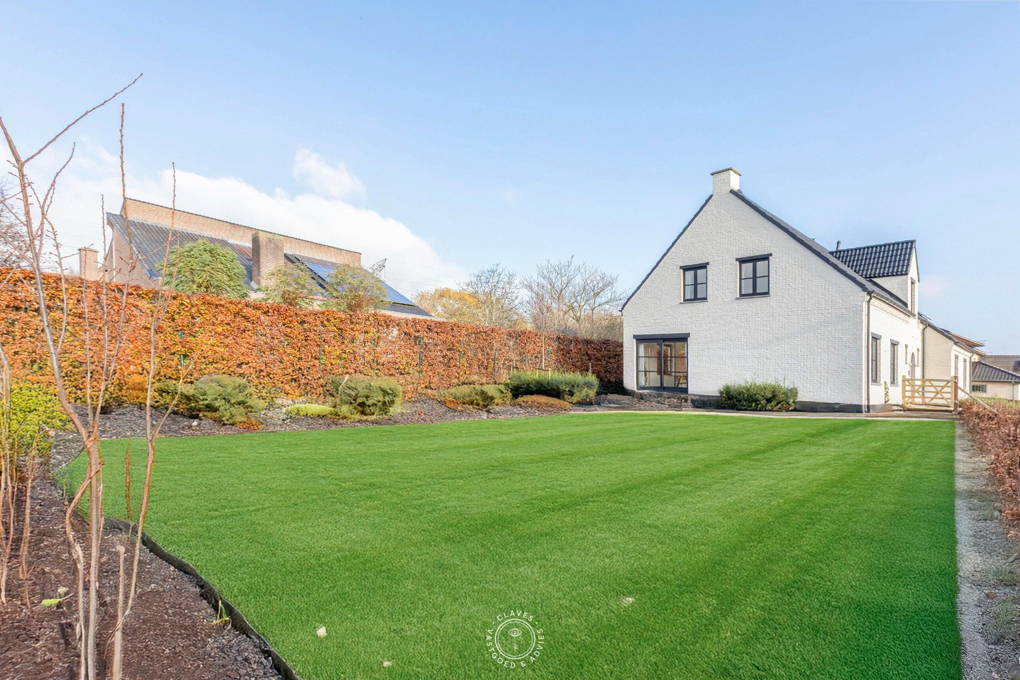 Prachtig gerenoveerde villa met westelijk georiënteerde tuin foto 2