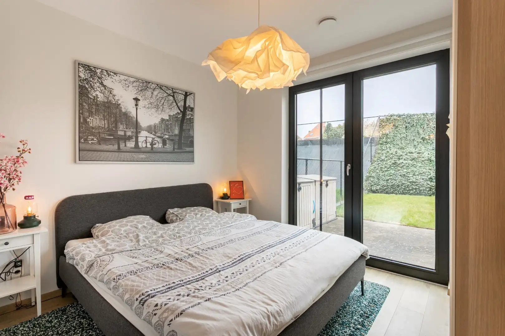 Instapklaar en energiezuinig gelijkvloers appartement met 2 SLPKS, tuin en terras foto 8