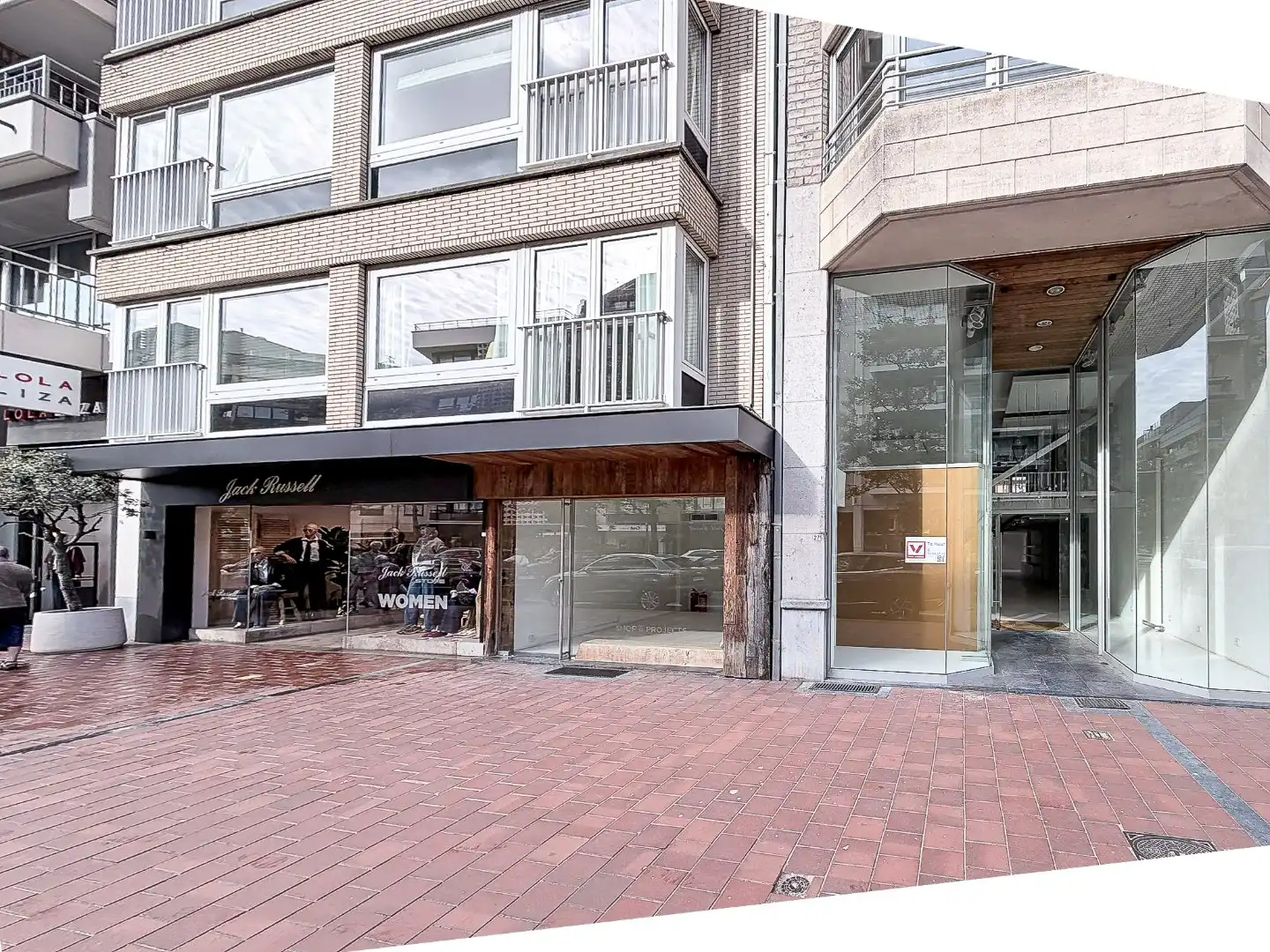 handelspand te huur Lippenslaan 275 te huur met opvallende glazen gevel foto 2