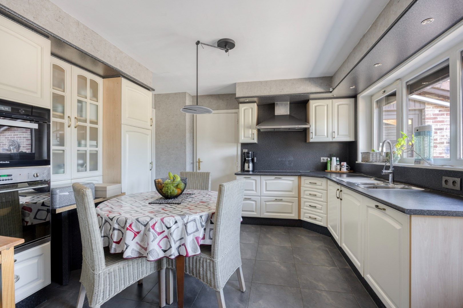 Instapklare woning met 3 slaapkamers en ruimte voor atelier / hobby !  foto 6