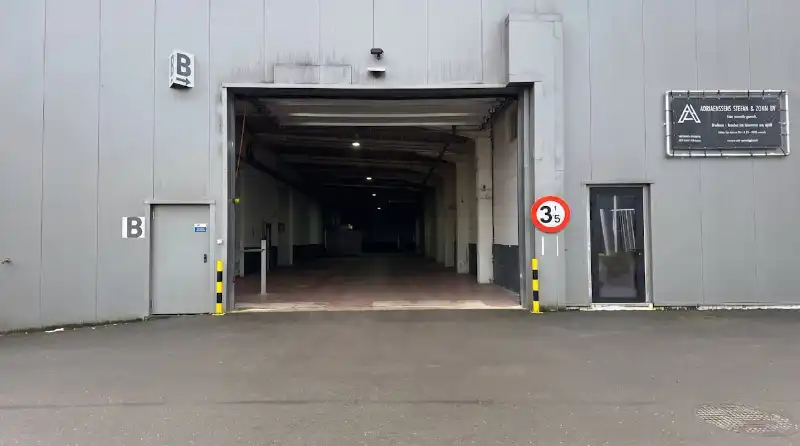 Verhuurd magazijn te koop foto 2