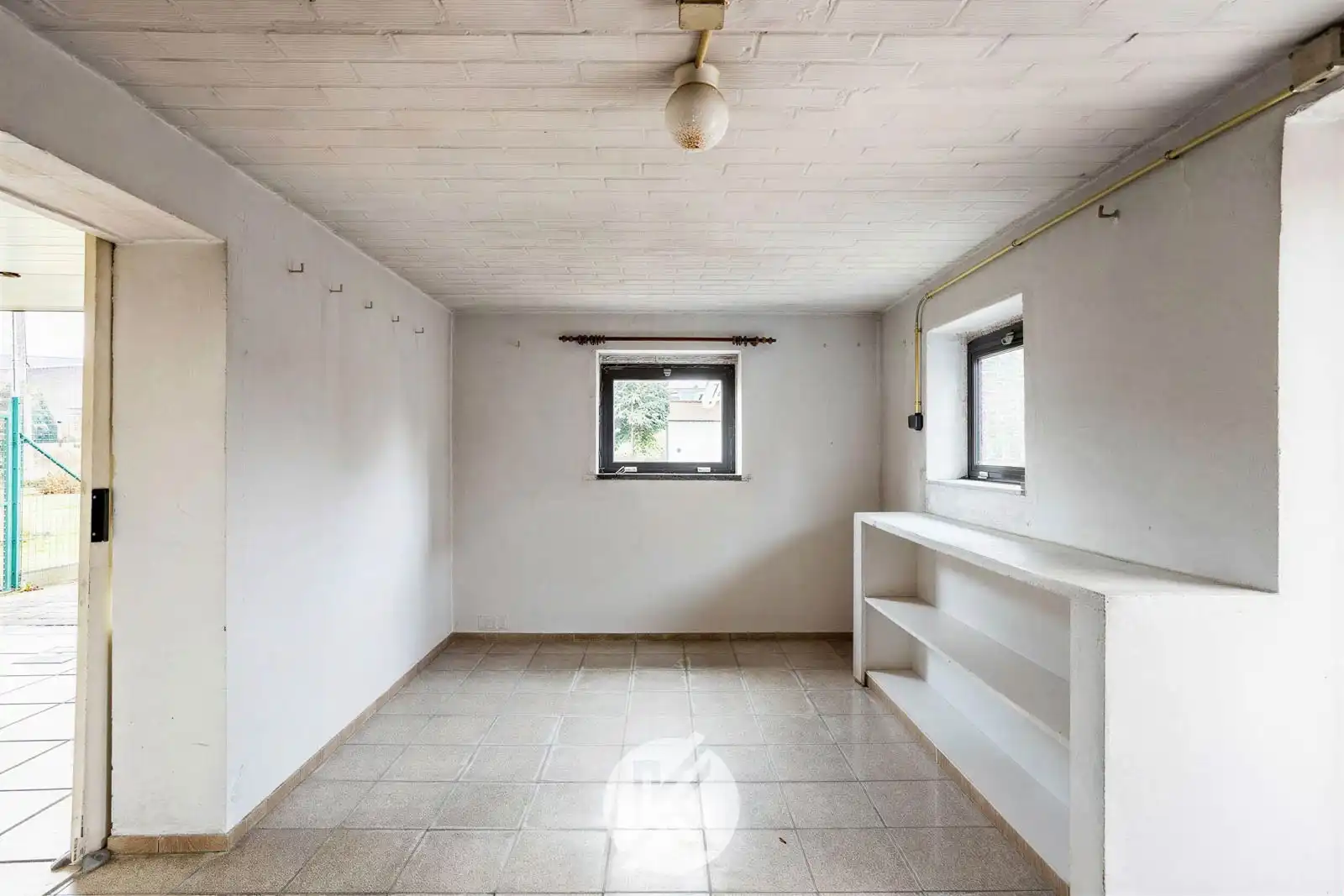 Vrijstaande, robuuste woning nabij het centrum foto 17