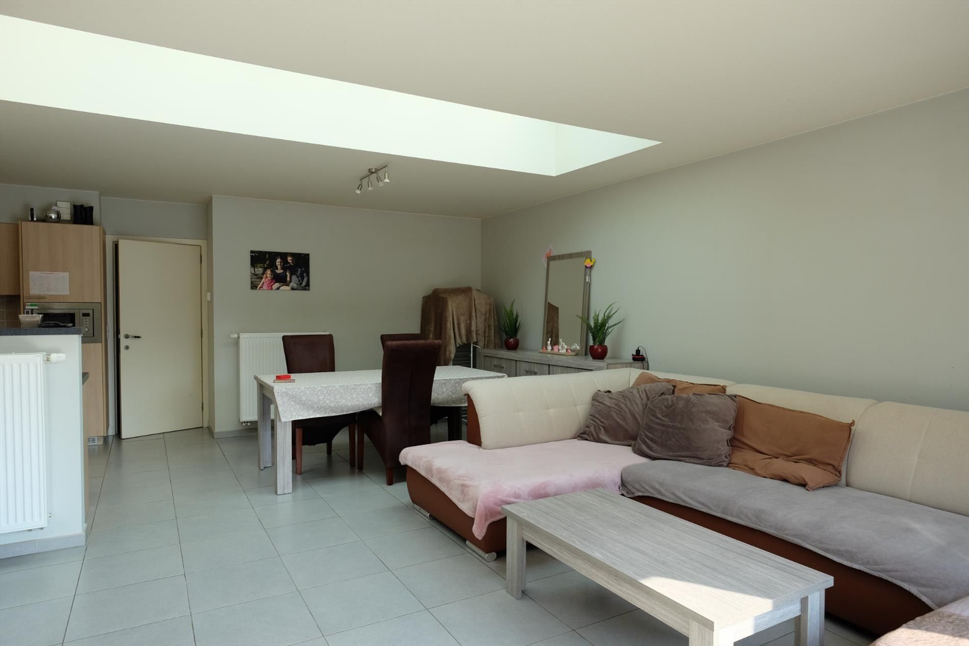 Recente rijwoning met garage foto 6