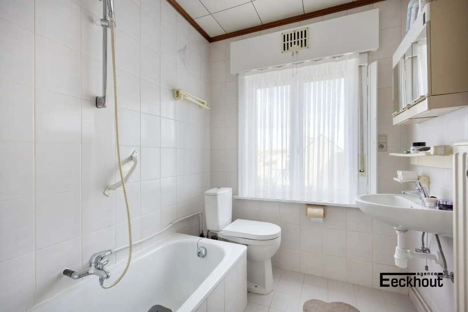 Ruime halfopen woning met tuin en garage aan de Spuikom te Bredene! foto 11